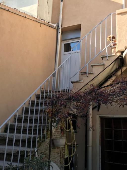 Apartamento Fabienne Cote Jardins De La Fontaine Nimes Exterior foto