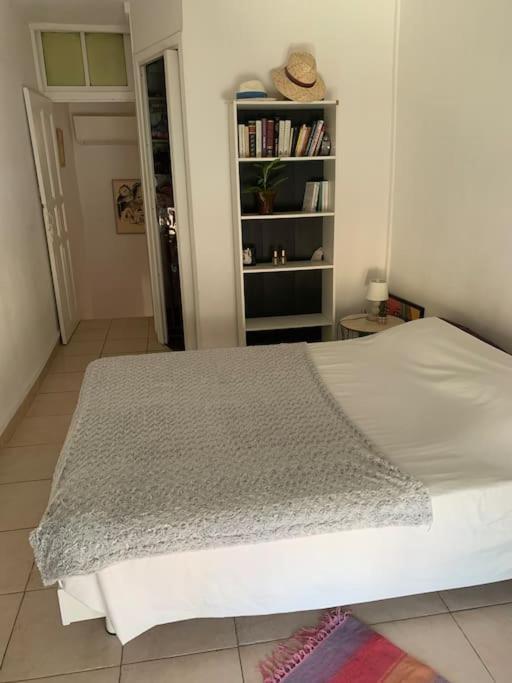 Apartamento Fabienne Cote Jardins De La Fontaine Nimes Exterior foto