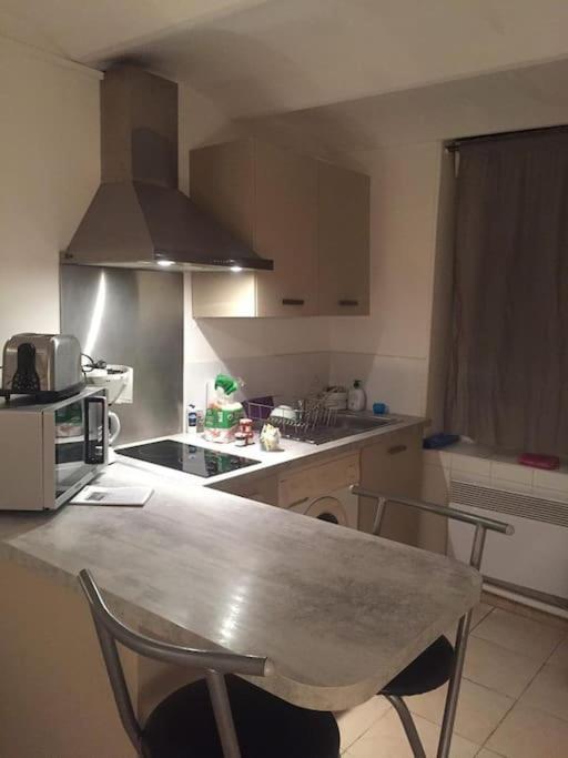 Apartamento Fabienne Cote Jardins De La Fontaine Nimes Exterior foto
