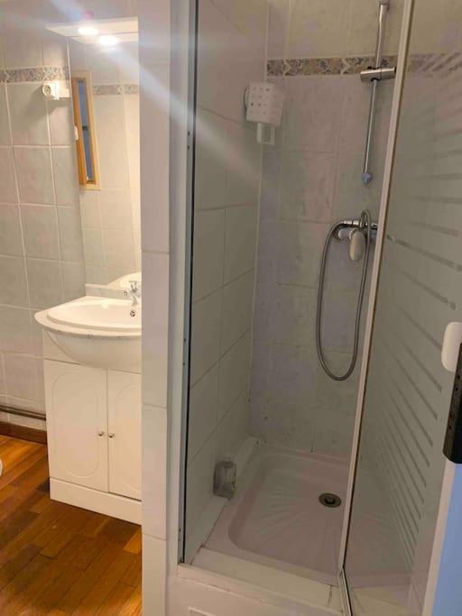 Apartamento Fabienne Cote Jardins De La Fontaine Nimes Exterior foto